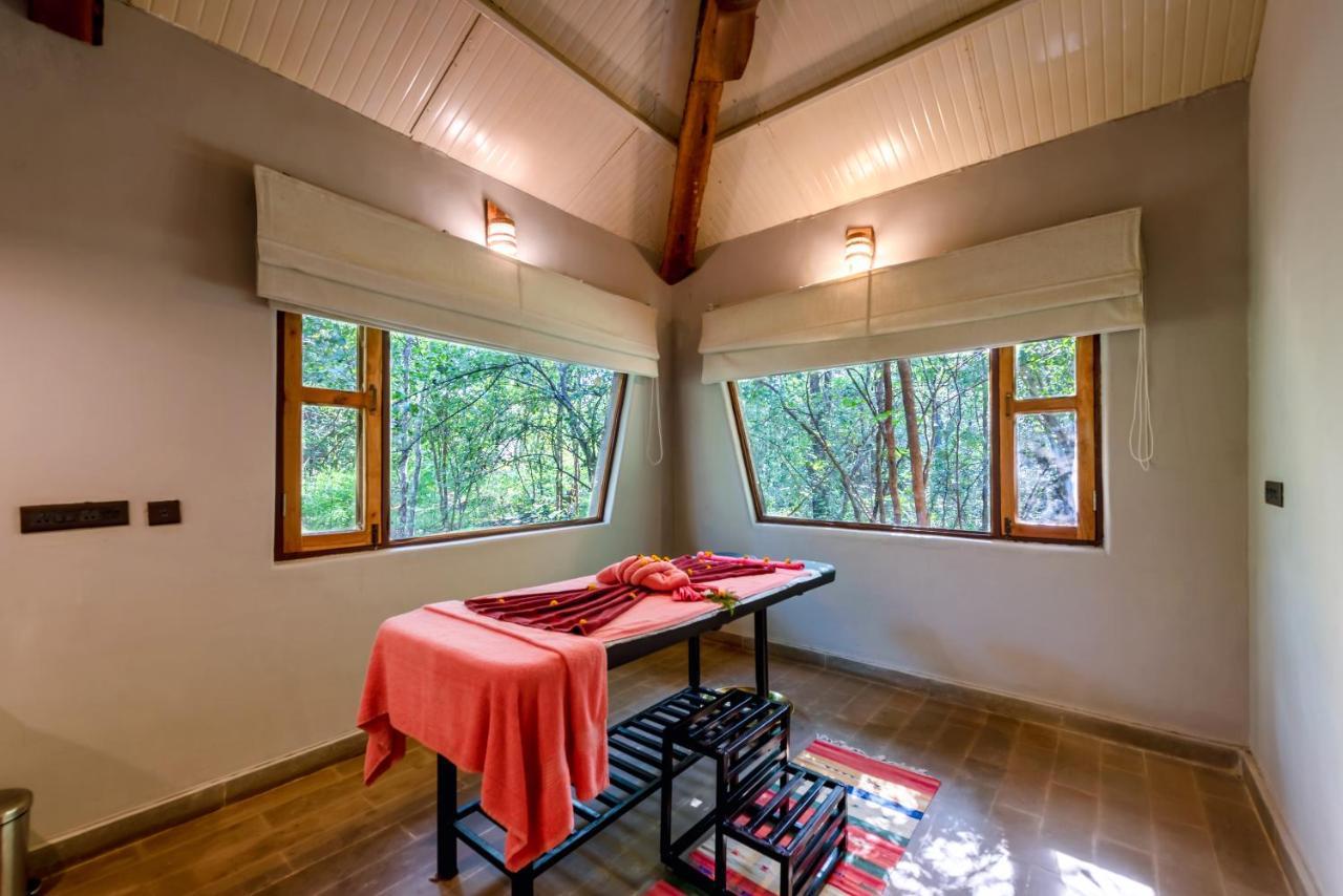 Kanha Jungle Camp Экстерьер фото