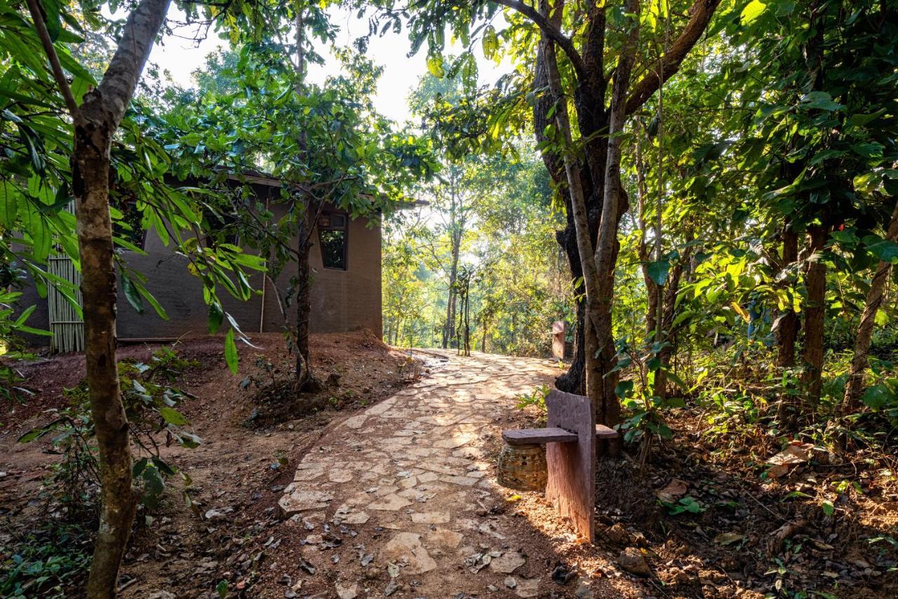Kanha Jungle Camp Экстерьер фото