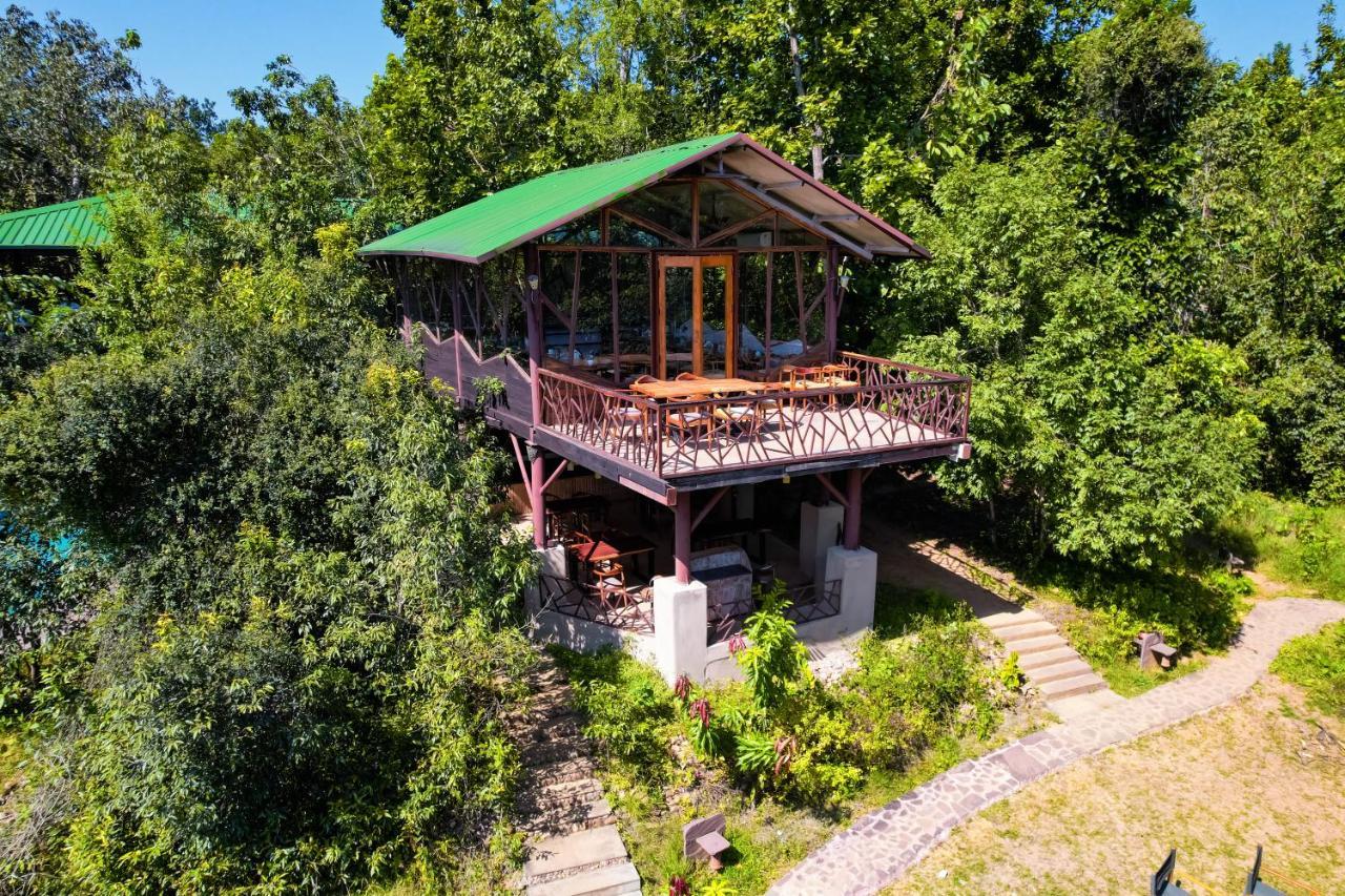 Kanha Jungle Camp Экстерьер фото