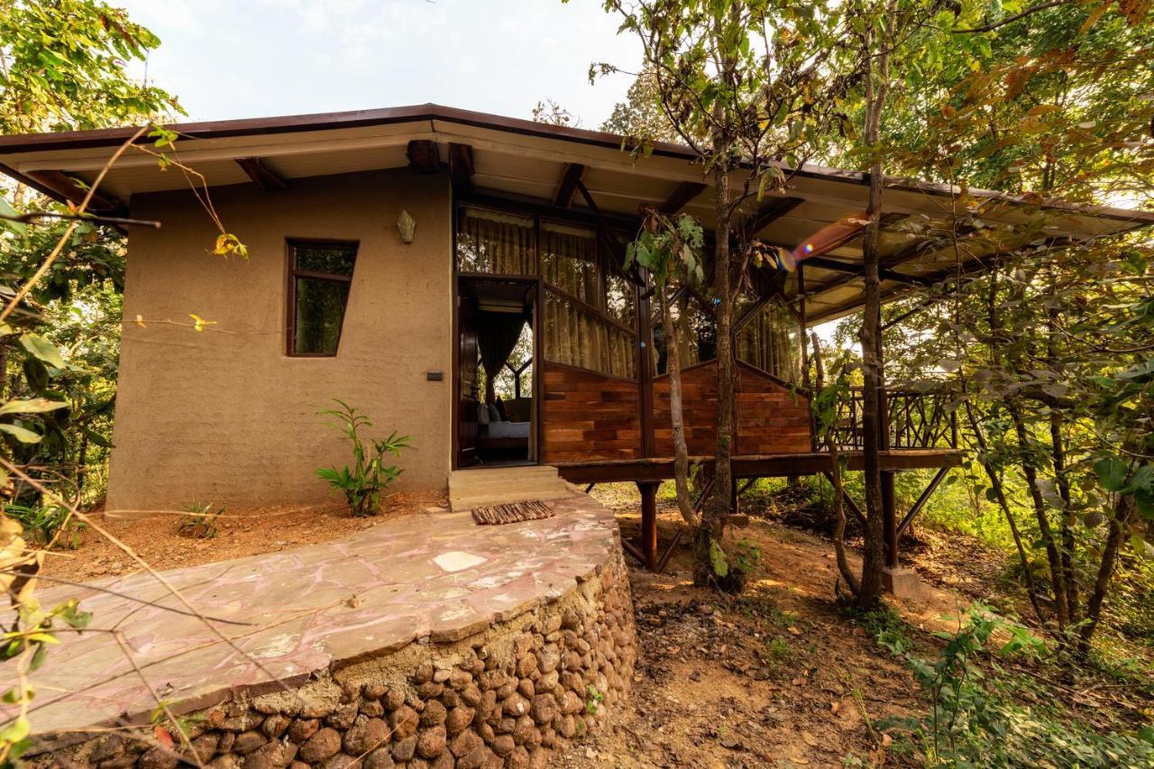 Kanha Jungle Camp Экстерьер фото